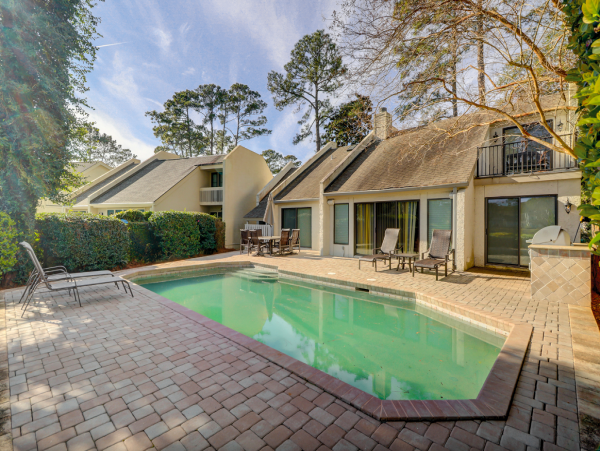 Luxurious Hilton Head Rental: Golf Views and Private Pool
