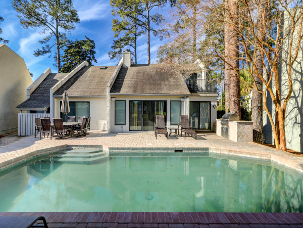 Luxurious Hilton Head Rental: Golf Views and Private Pool