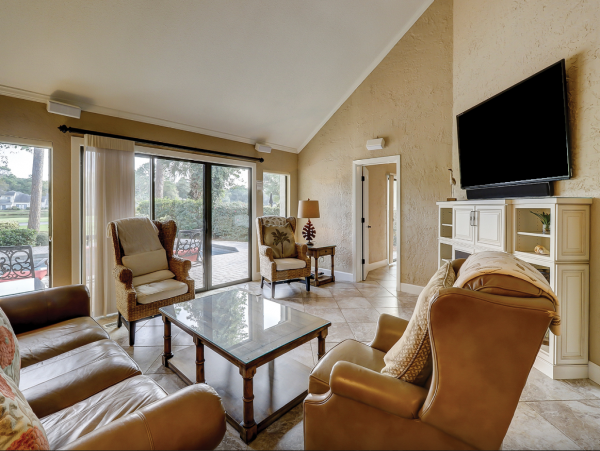 Luxurious Hilton Head Rental: Golf Views and Private Pool