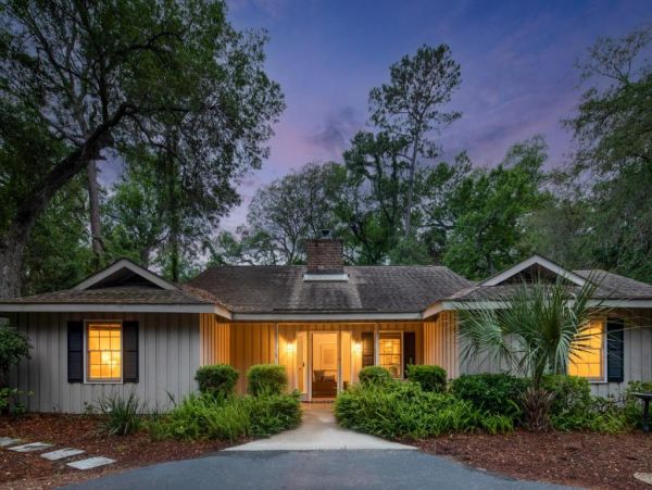 Hilton Head Vacation Home Four Bedroom Walk to Beach