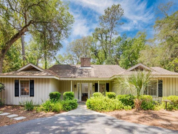 Hilton Head Vacation Home Four Bedroom Walk to Beach