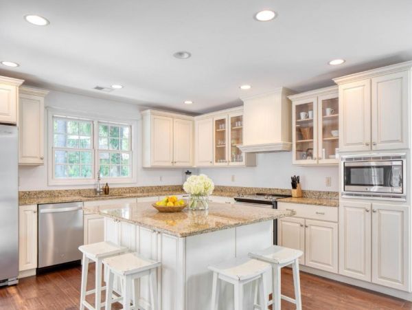 Hilton Head Vacation Home Four Bedroom Walk to Beach