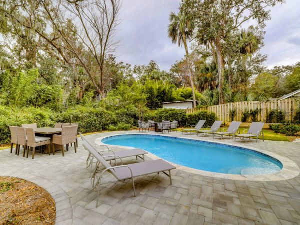 Charming Vacation Rental with 5 Bedrooms & Private Pool