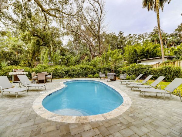 Charming Vacation Rental with 5 Bedrooms & Private Pool