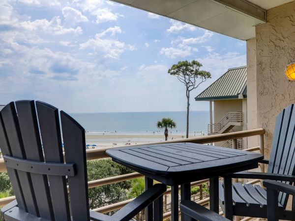 Hilton Head Magnificent Views of the Water Five Star Amenities