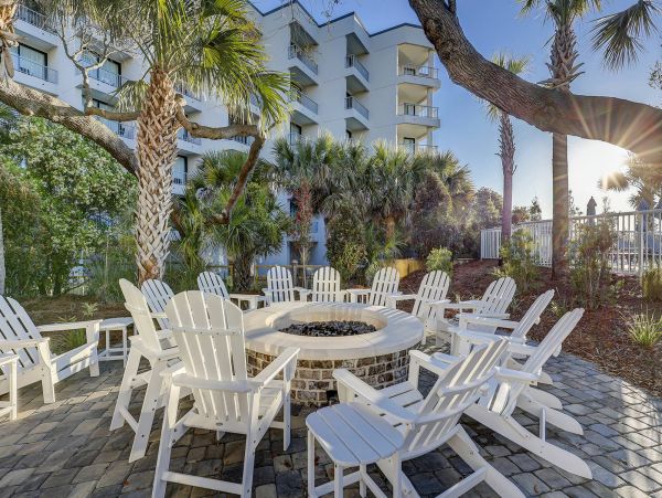 Hilton Head Magnificent Views of the Water Five Star Amenities