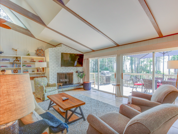 Luxurious Hilton Head Escape with Pool, Spa & Convenient Beach Access