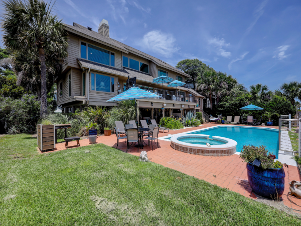 Luxury Oceanfront Vacation Rental with 6 Bedrooms in Hilton Head