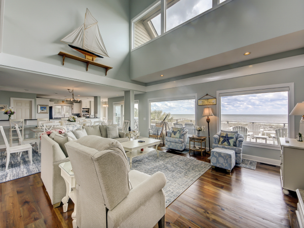 Luxury Oceanfront Vacation Rental with 6 Bedrooms in Hilton Head