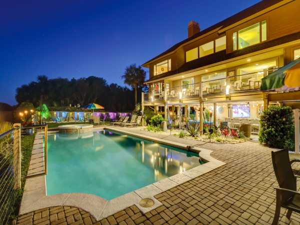 Luxury Oceanfront Vacation Rental with 6 Bedrooms in Hilton Head