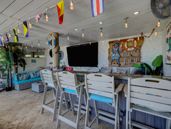 Luxury Oceanfront Vacation Rental with 6 Bedrooms in Hilton Head