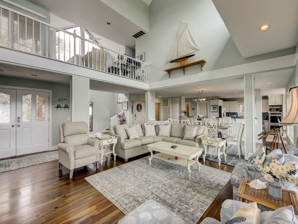 Luxury Oceanfront Vacation Rental with 6 Bedrooms in Hilton Head