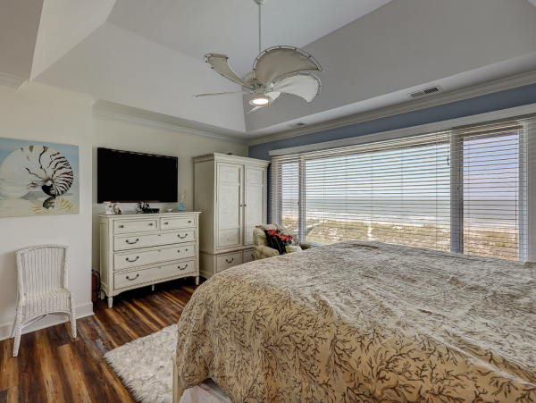 Luxury Oceanfront Vacation Rental with 6 Bedrooms in Hilton Head