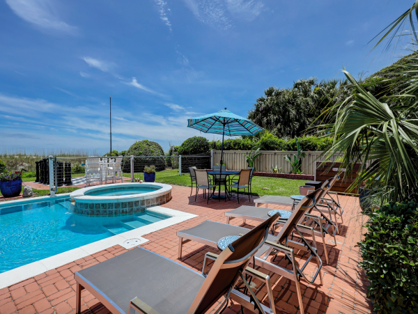 Luxury Oceanfront Vacation Rental with 6 Bedrooms in Hilton Head