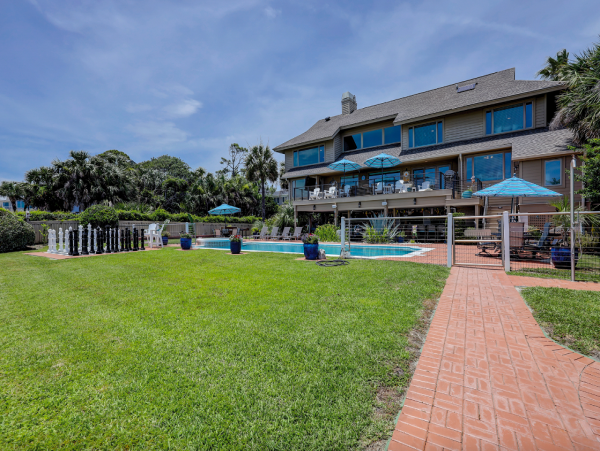 Luxury Oceanfront Vacation Rental with 6 Bedrooms in Hilton Head