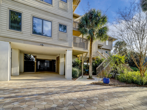 Luxury Oceanfront Vacation Rental with 6 Bedrooms in Hilton Head