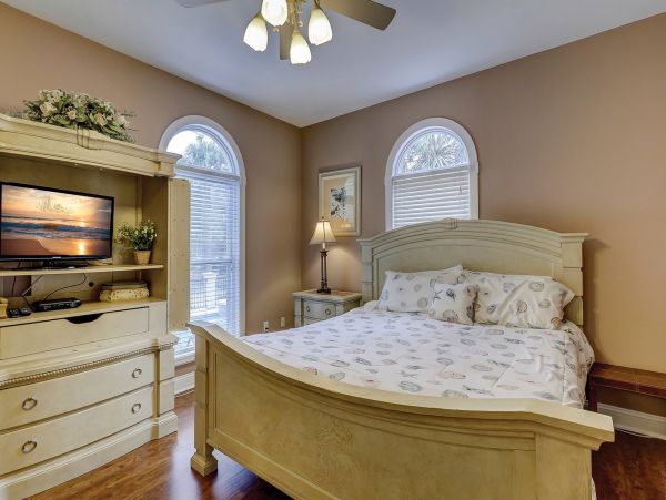 Hilton Head Seven Bedroom Home with Private Pool & Spa