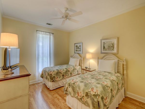 Shipyard Lovely Three Bedroom Vacation Home Sleeps 6 Guests
