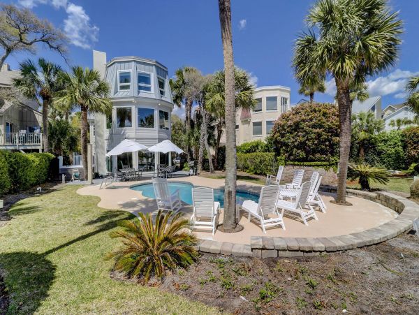 3-Story Beachfront Vacation Pool Home In Hilton Head