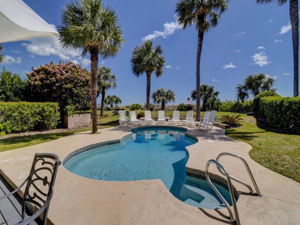 3-Story Beachfront Vacation Pool Home In Hilton Head