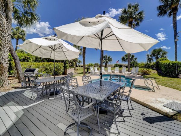 3-Story Beachfront Vacation Pool Home In Hilton Head