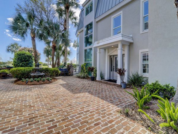 3-Story Beachfront Vacation Pool Home In Hilton Head
