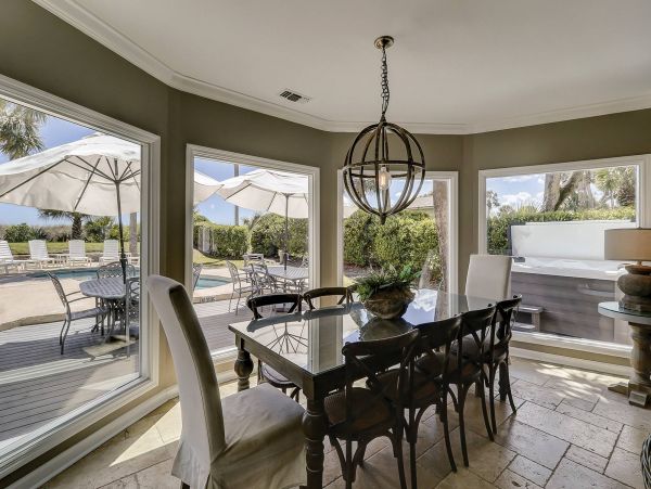 3-Story Beachfront Vacation Pool Home In Hilton Head