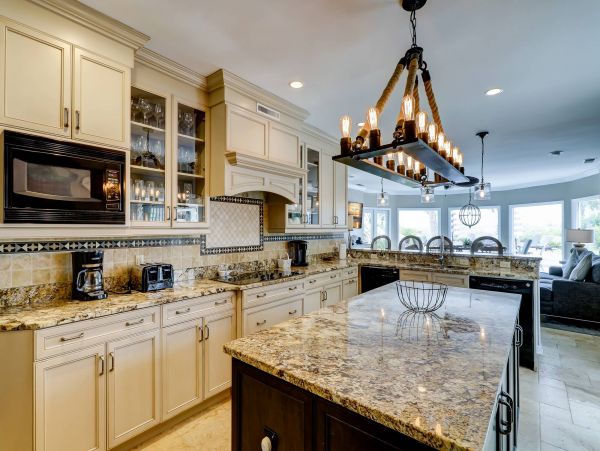 3-Story Beachfront Vacation Pool Home In Hilton Head