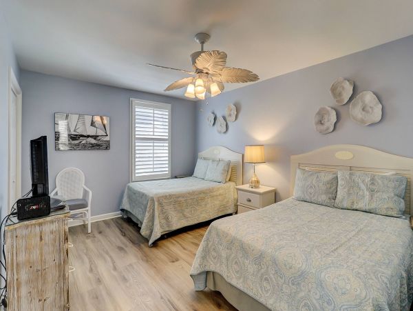 3-Story Beachfront Vacation Pool Home In Hilton Head