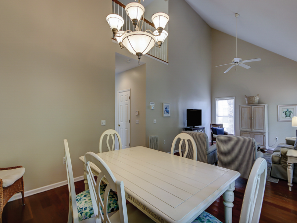 Charming Vacation Rental on Hilton Head 4 Bedrooms Sleeps 10