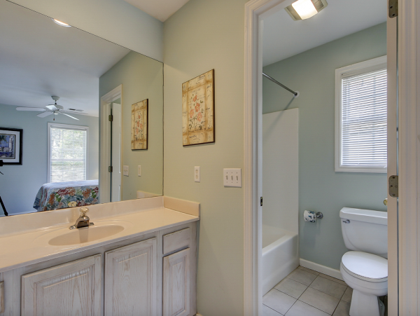Charming Vacation Rental on Hilton Head 4 Bedrooms Sleeps 10