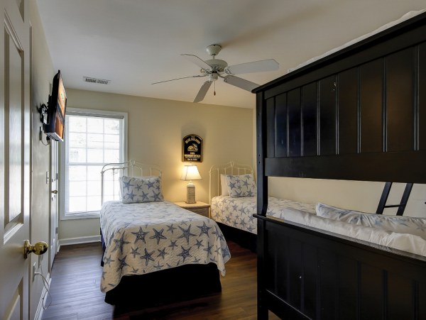 Charming Vacation Rental on Hilton Head 4 Bedrooms Sleeps 10