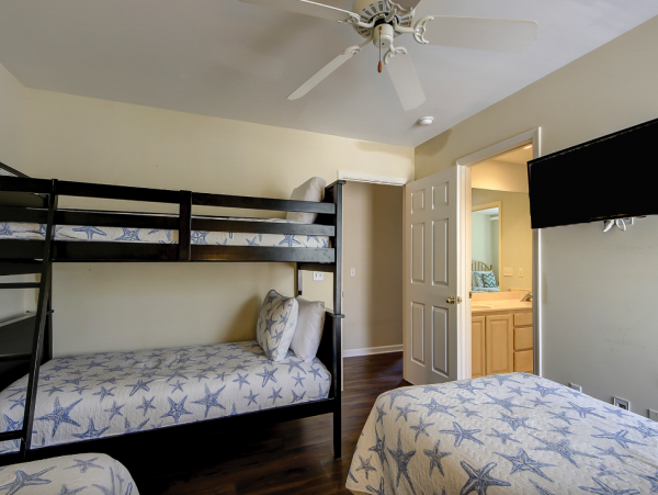 Charming Vacation Rental on Hilton Head 4 Bedrooms Sleeps 10