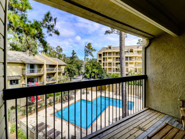 Hilton Head Getaway: 4-Bed Villa, Pool & Beach Access