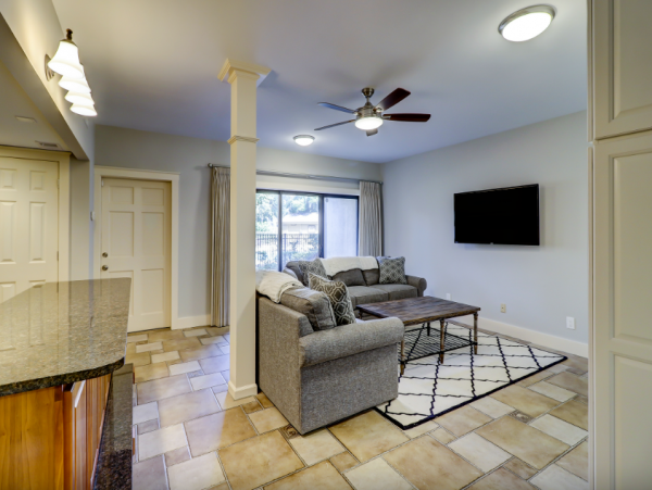 Hilton Head Getaway: 4-Bed Villa, Pool & Beach Access