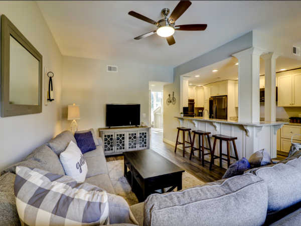 Hilton Head Getaway: 4-Bed Villa, Pool & Beach Access