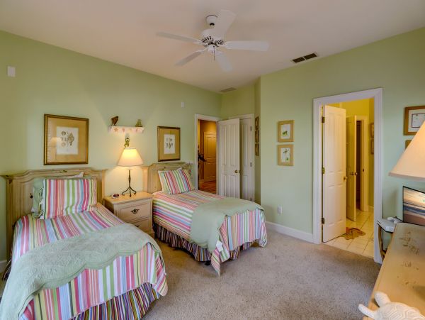 Walk to Beach Hilton Head Vacation Home 6 Bedrooms with Pool