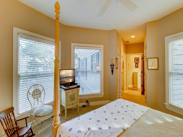 Walk to Beach Hilton Head Vacation Home 6 Bedrooms with Pool