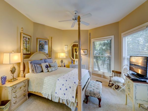 Walk to Beach Hilton Head Vacation Home 6 Bedrooms with Pool