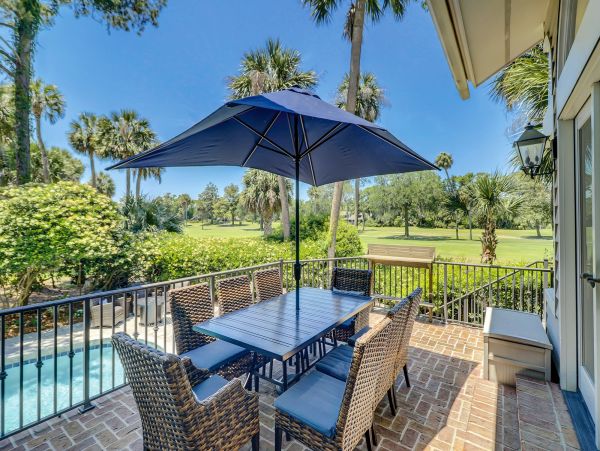 PALMETTO DUNES 4 BEDROOM POOL HOME ON GOLF COURSE