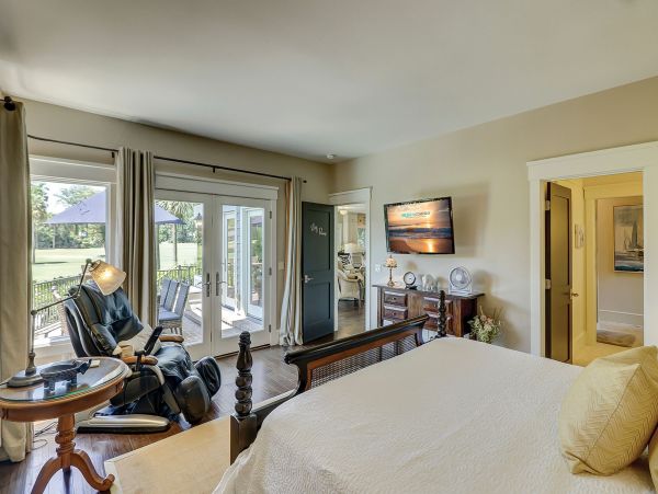 PALMETTO DUNES 4 BEDROOM POOL HOME ON GOLF COURSE