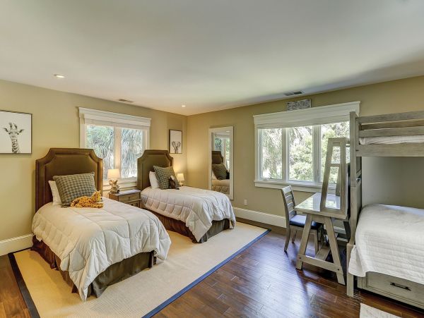 PALMETTO DUNES 4 BEDROOM POOL HOME ON GOLF COURSE