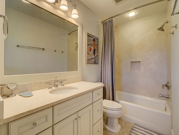 PALMETTO DUNES 4 BEDROOM POOL HOME ON GOLF COURSE