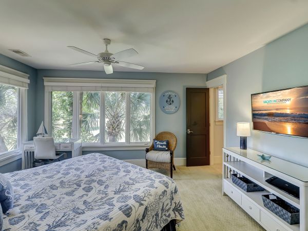 PALMETTO DUNES 4 BEDROOM POOL HOME ON GOLF COURSE
