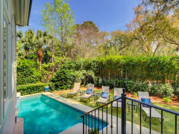Beautiful Hilton Head Cottage with a Pool - Walk to Beach