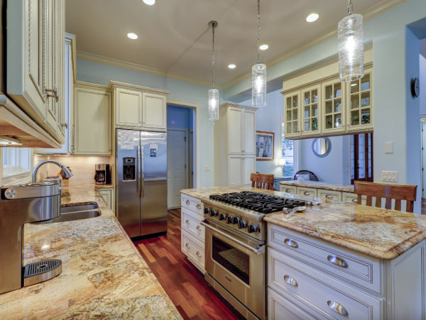 Beautiful Hilton Head Cottage with a Pool - Walk to Beach