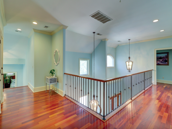 Beautiful Hilton Head Cottage with a Pool - Walk to Beach