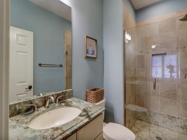 Beautiful Hilton Head Cottage with a Pool - Walk to Beach