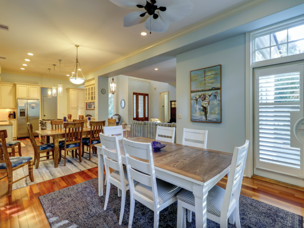 Beautiful Hilton Head Cottage with a Pool - Walk to Beach