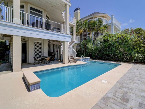 HILTON HEAD 6 BEDROOMS OCEANFRONT SLEEPS 18